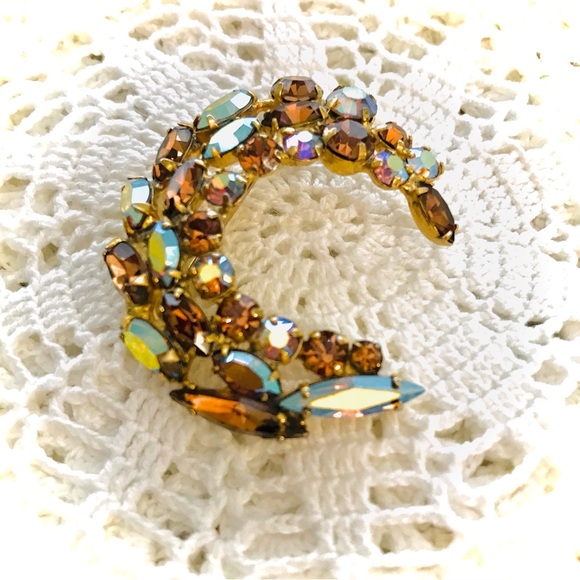 Vintage Amber Aurora Borealis Crescent brooch – unsigned Sherman style 2“ - Picture 2 of 7